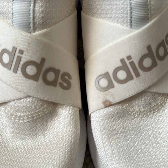 Adidas slip on tennis shoes size 7 - Picture 3 of 3